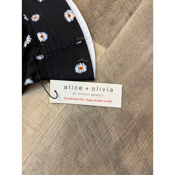Alice + Olivia Reversible Daisy Bucket Hat - NWT - Picture 2 of 3